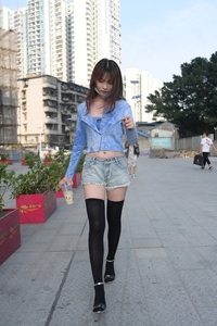 精选街拍 NO.0512 程生街拍 长筒袜女孩[322P／415MB]