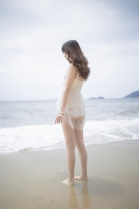 Coser@疯猫Ss  VOL.113 少女与海[26P51.3MB]