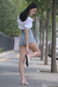 精选街拍 NO.1360 一始街拍作品 - 做美甲的美女[644P／772MB]