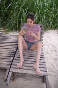 精选街拍 NO.0518 一只麋鹿旅拍作品 灰色热裤美女[526P／746MB]