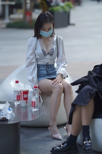 精选街拍 NO.1358 凯恩街拍作品 - 牛仔短裙肉丝美眉[452P／682MB]