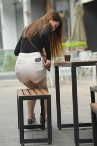 精选街拍 NO.1325 一始街拍作品 - 白色热裤大长腿美女[628P／679MB]